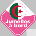 bébé à bord jumelles d'origine Algérienne